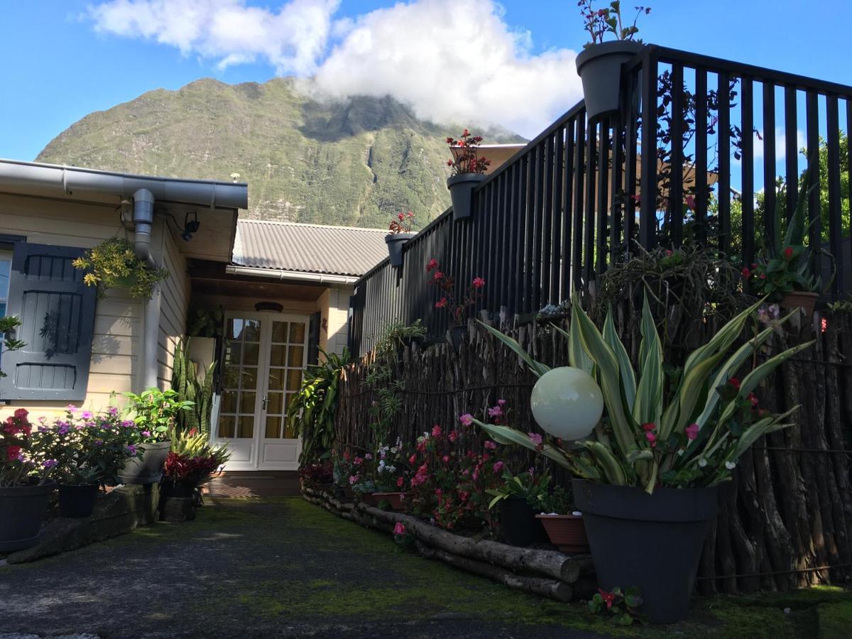 Bed and Breakfast Ti Kaz Hoareau Salazie Exterior foto